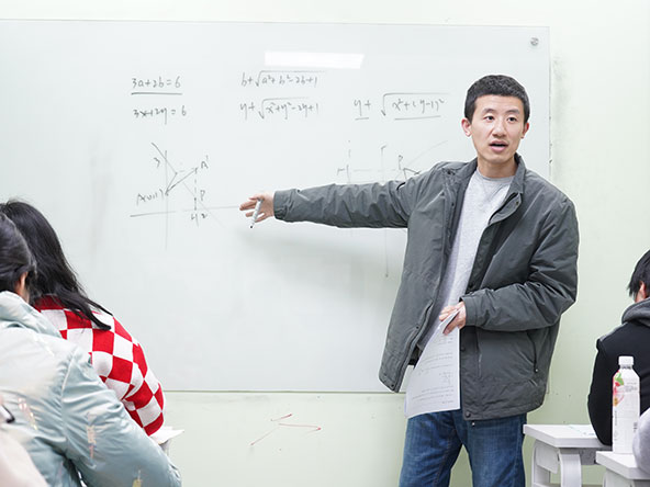 初中高中辅导班,全情投入，激情飞扬！