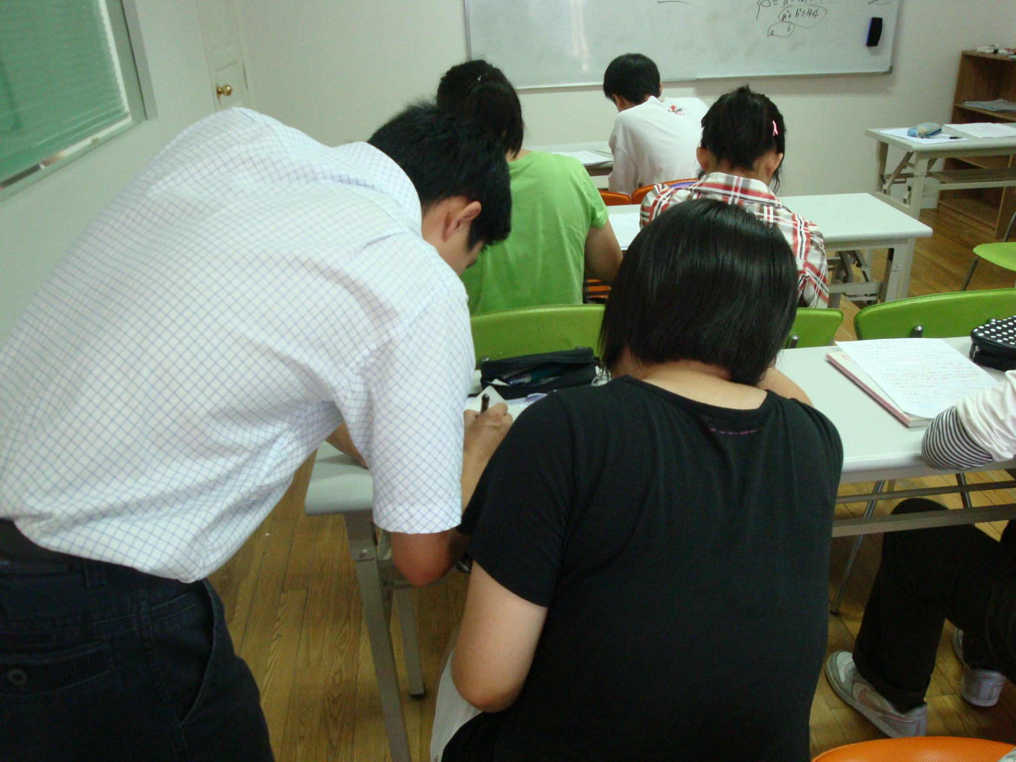 小组授课，老师能关注班上任何学生